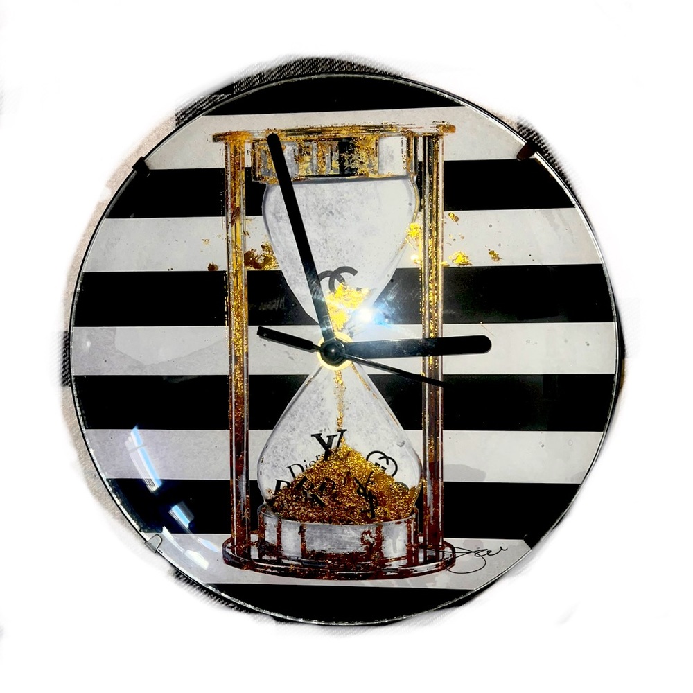 Fashionable Wall Clock